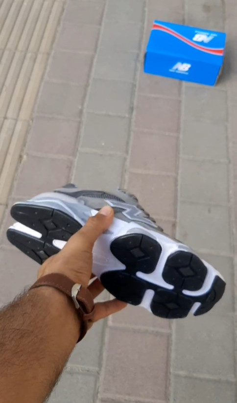 کتونی نیوبالانس مردانه مدل 9060 مشابه_اورجینال
